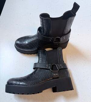 Koi Footwear Topia Platform Harness Chelsea Boots in Black